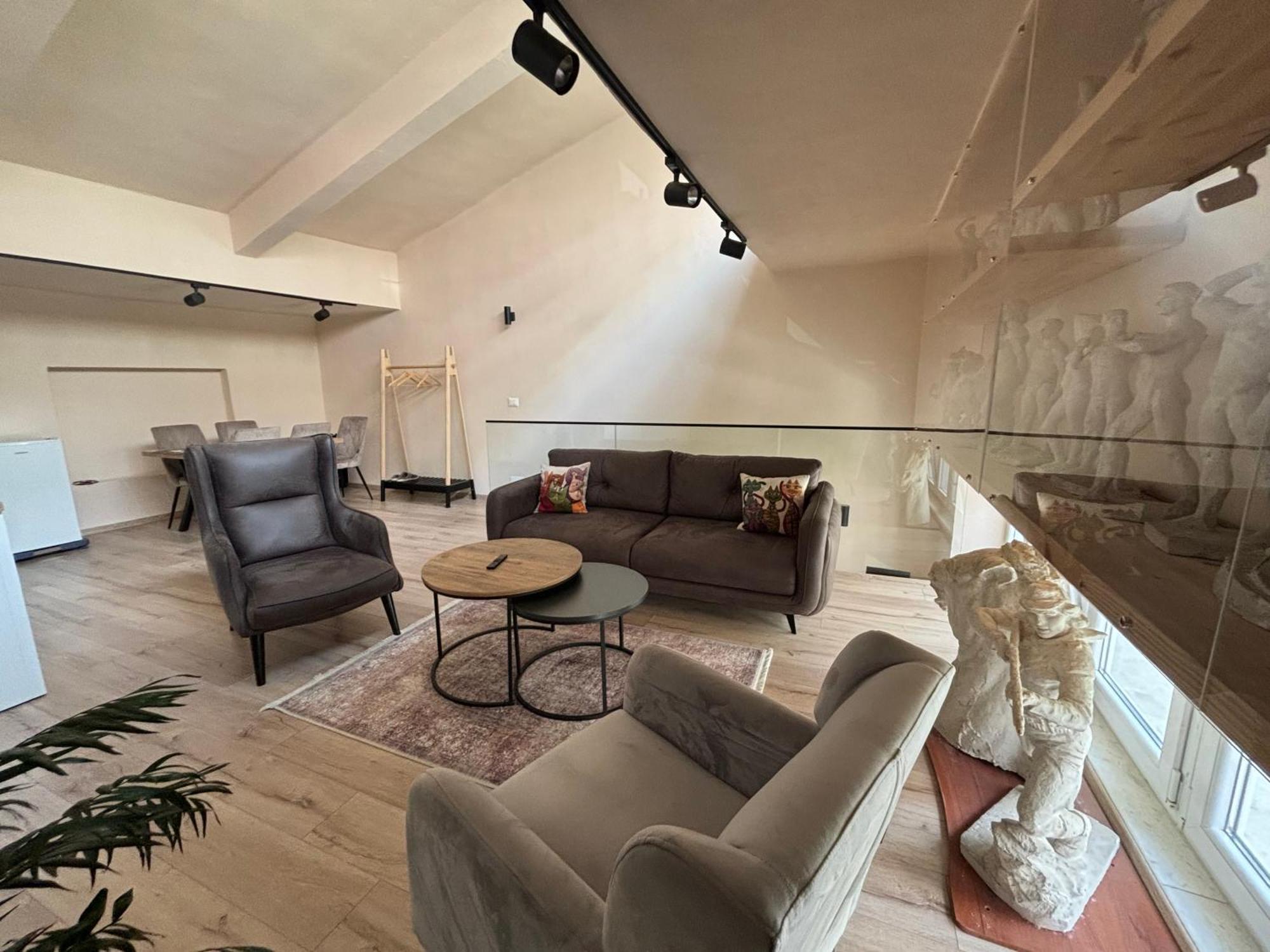 Vacation Studio By Andrea Tiranë Ngoại thất bức ảnh
